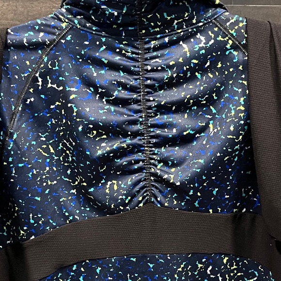 Woman’s FILA Sport Jacket Zipper front side, Size XL - Picture 4 of 14